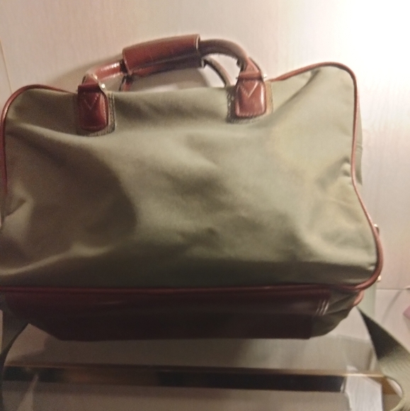 BB MEN GREEN CANVAS TRAVEL BAG $22. - Picture 5 of 13
